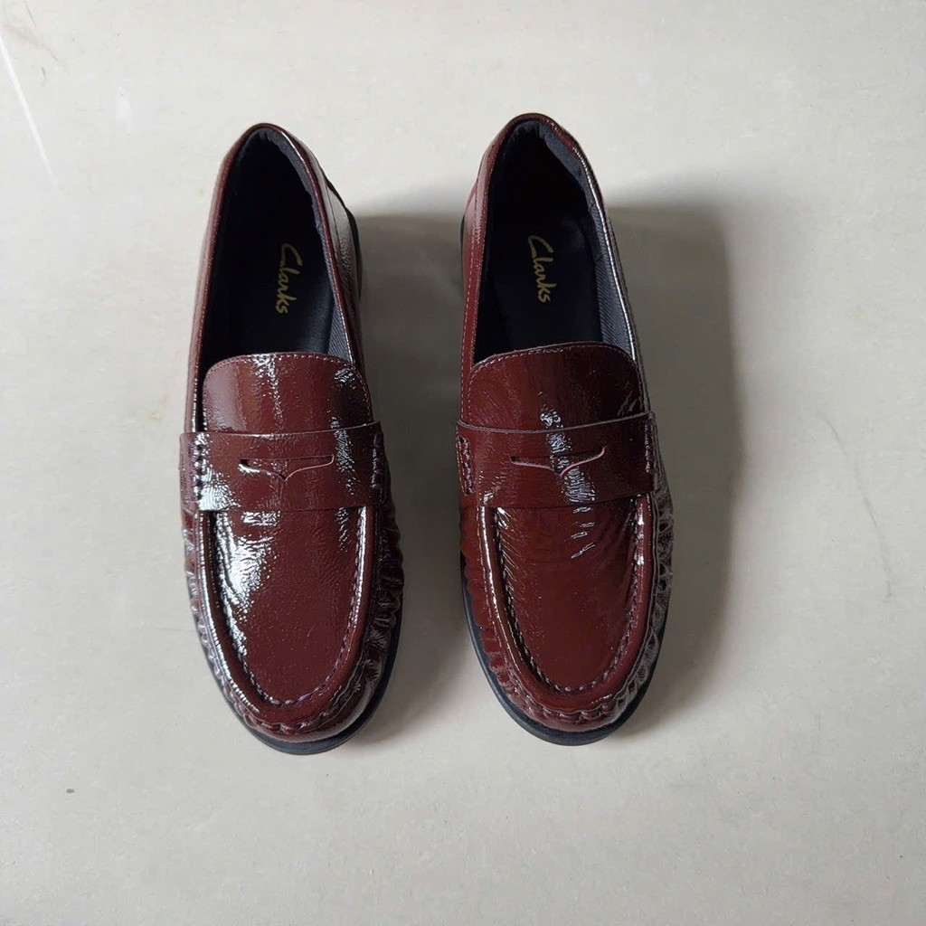 Giày Clarks da nữ Đỏ mận mẫu mới hàng dư xịn chính hãng