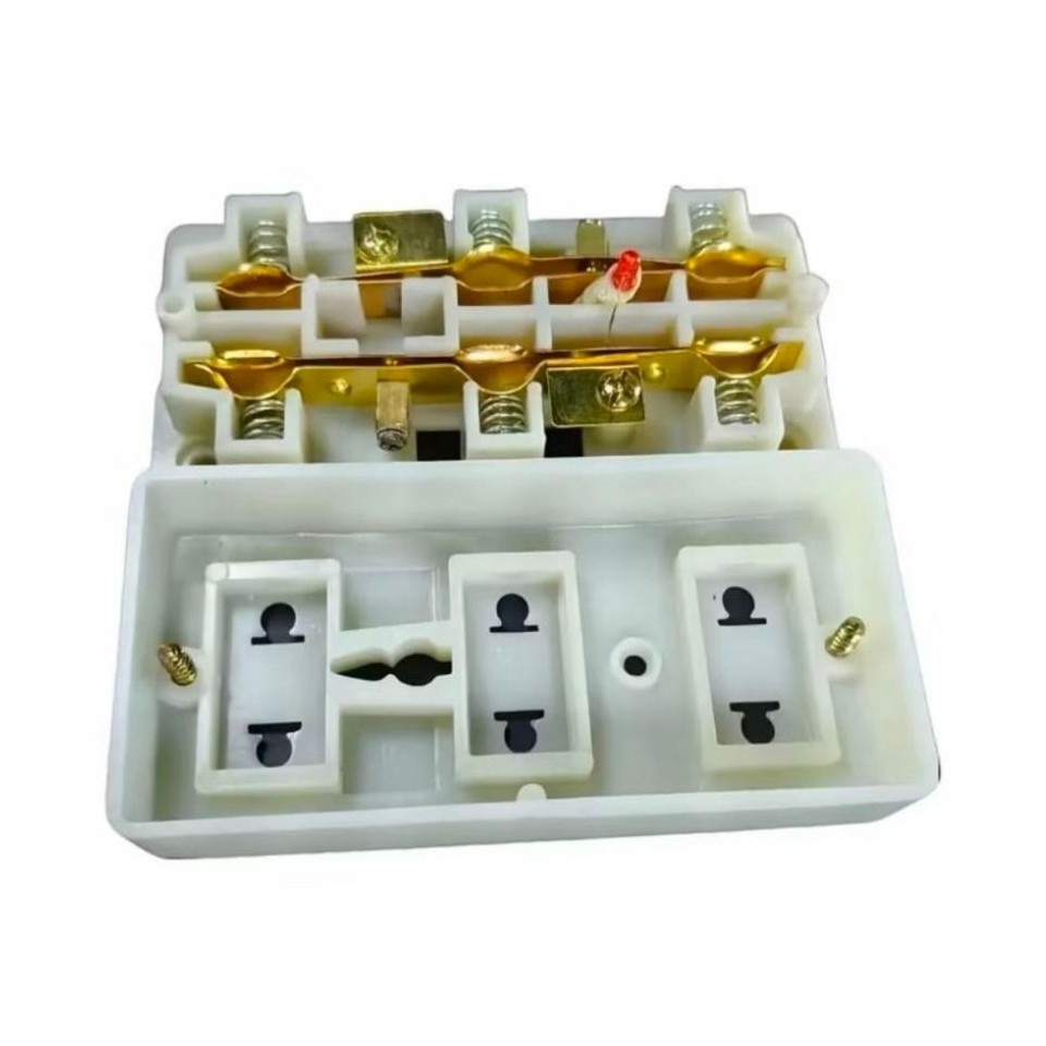 Ổ cắm VINAMAX - 2 chân ,3 chân Chính Hãng