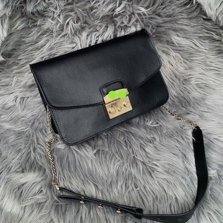 Túi Furla màu đen – form sang đẹp, độ mới cao 🖤