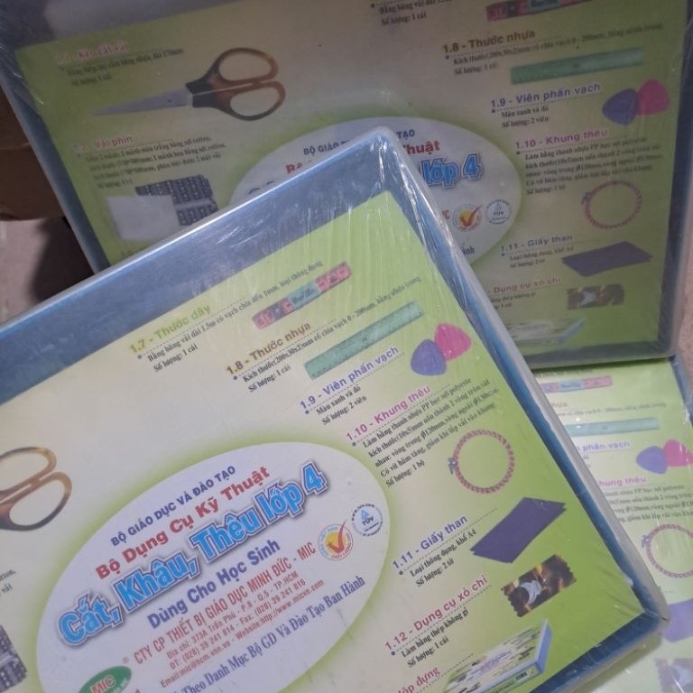 Bộ dụng cụ kỹ thuật cắt, khâu, thêu Lớp 4 ,Lớp 5