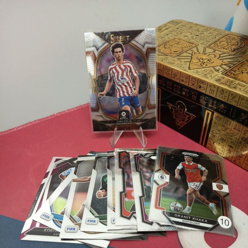 Joao Felix, Granit Xhaka và Lot Panini Prizm