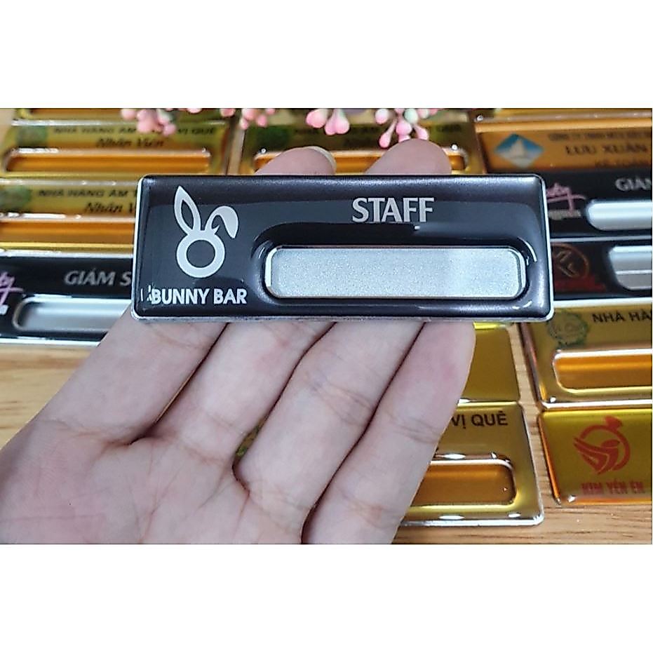 Bảng tên thay tên cao cấp ô ngắn 70x25 mm