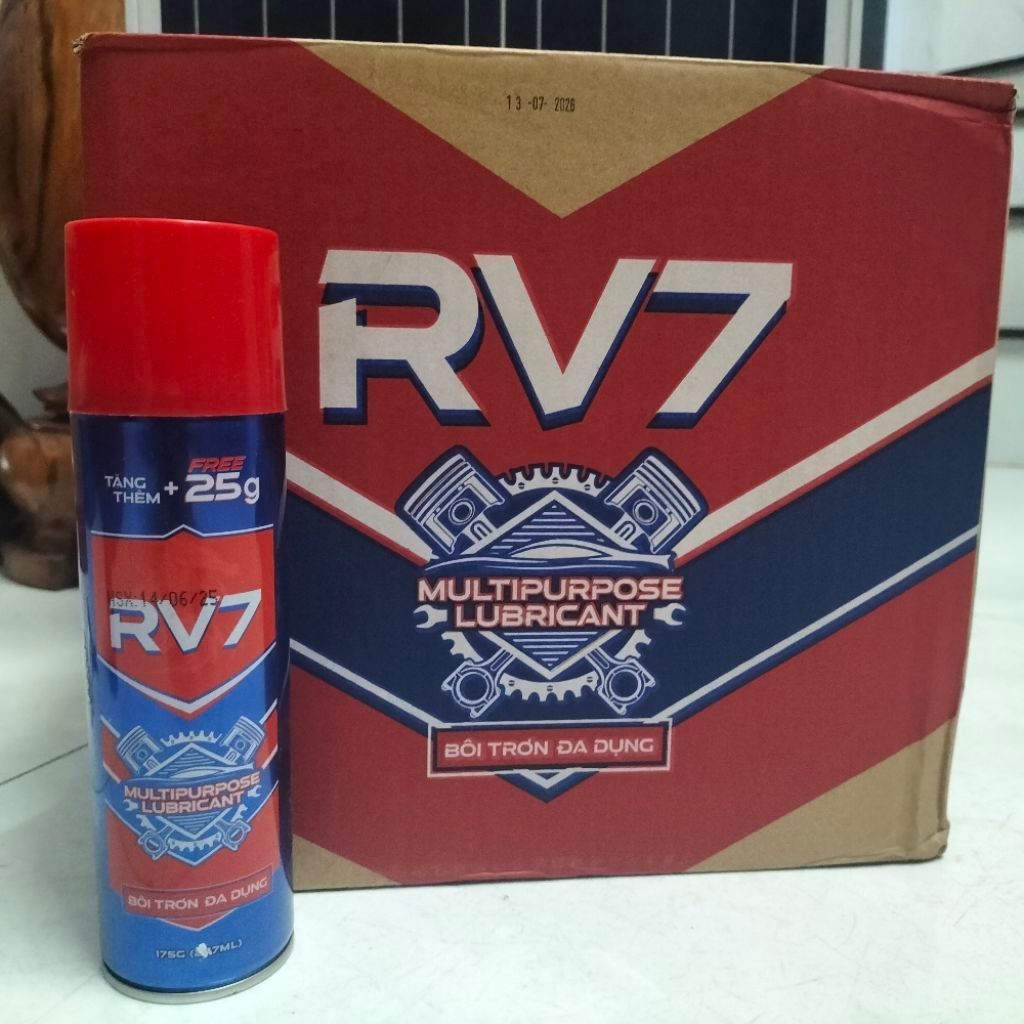 Chai xịt chống rỉ sét và bôi trơn RV7 493ml.
