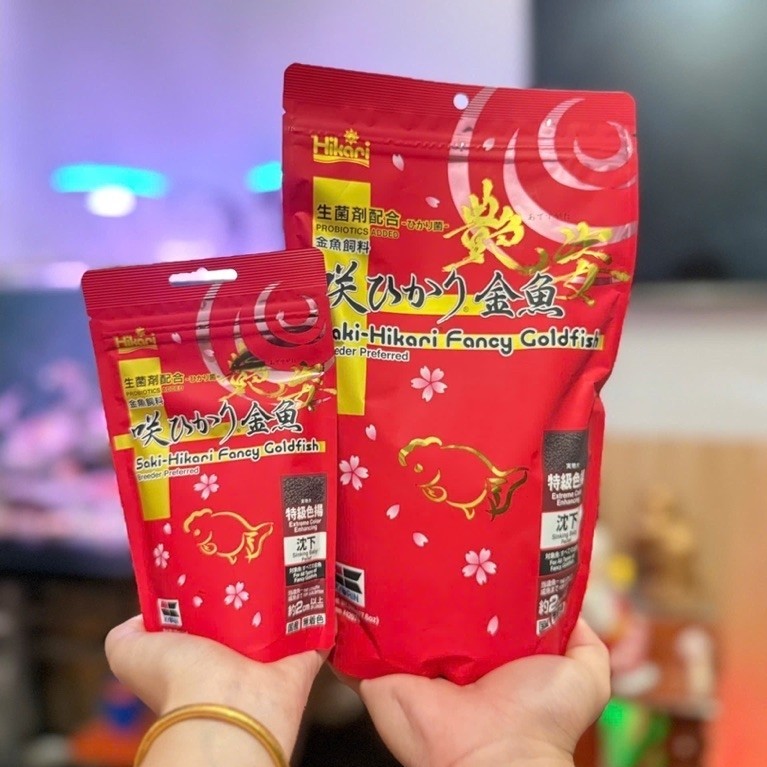 Cám Hikari - Saki Hikari | Cám Kích Màu Mạnh Cho Cá Cảnh & Dễ Tiêu