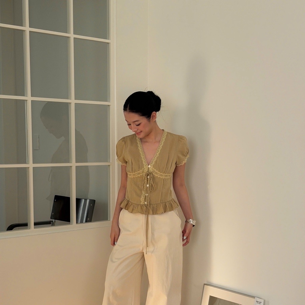 DANIW - Áo cổ V phối ren NARI