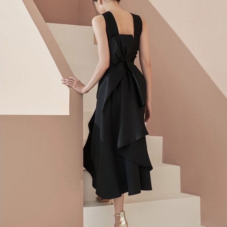 Đầm dự tiệc MINA hở lưng dáng xoè midi chất Taffeta màu đen sang trọng quyến rũ MN104