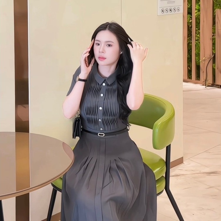 Đầm Lola Elise – Đầm Liền Thân Xếp Ly Cổ Đức