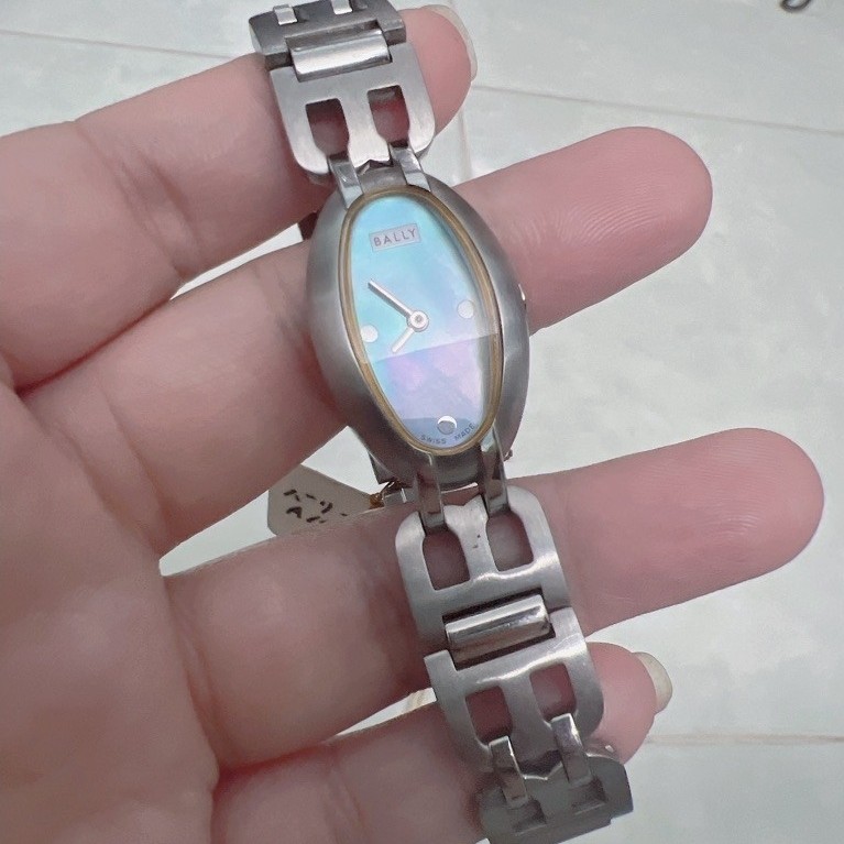 đồng hồ Thụy nữ hiệu bally quartz