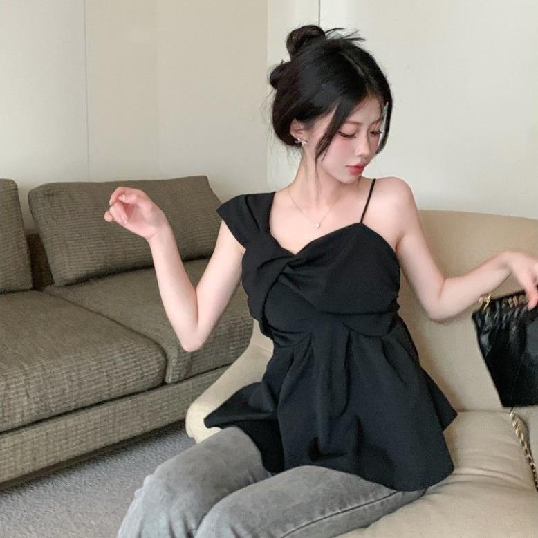 Áo sơ mi dây đeo xoắn thiết kế độc đáo cho nữ màu đen không tay cạp ngắn phong cách mới