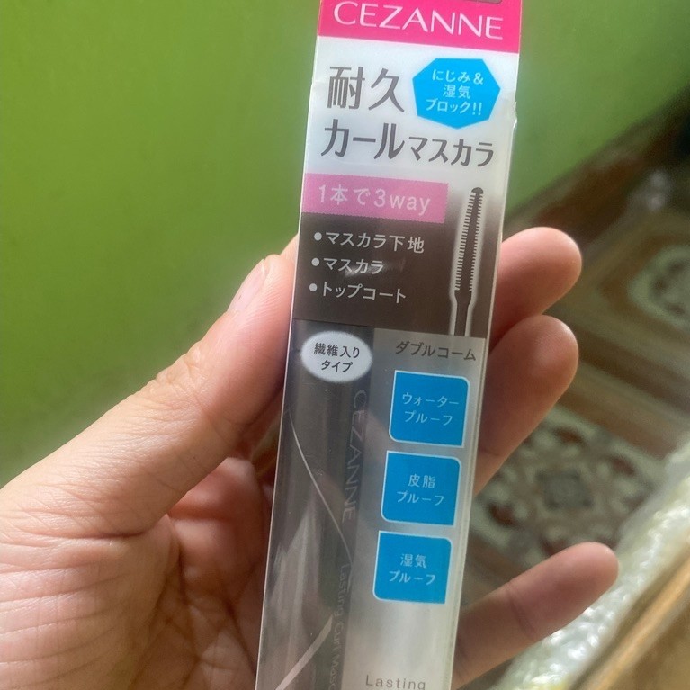 maccara Cezane màu xám lên mi tự nhiên cong đẹp new seal