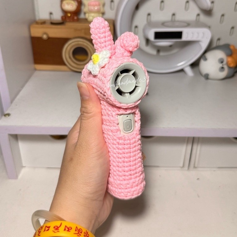 (Sẵn mẫu LIFE 9 nhà Nù) Vỏ bọc quạt cầm tay JISULIFE LIFE 9 bằng len nuhandmade39 (nhận móc theo YC)
