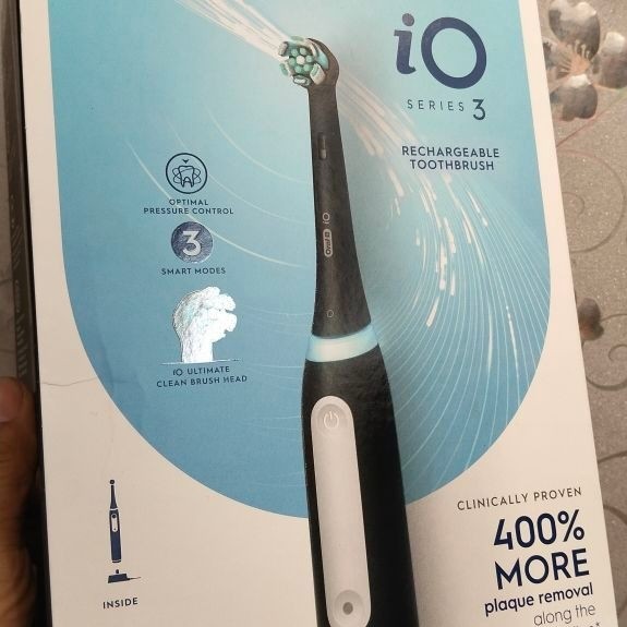bàn chải điện Oral-B iO Series 3, một dòng bàn chải đánh răng điện thông minh