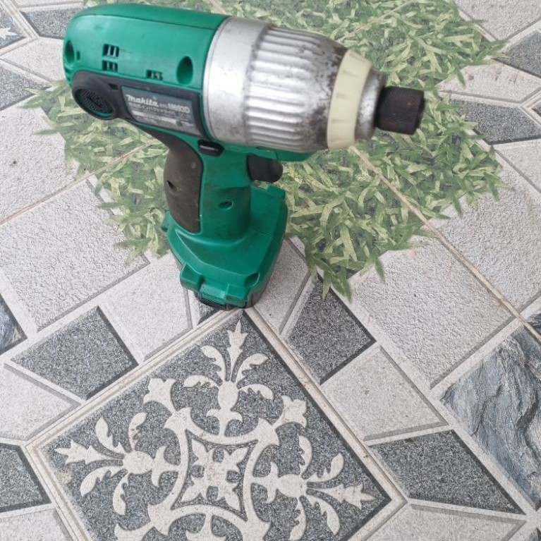 Máy bắn vít Makita bãi Nhật