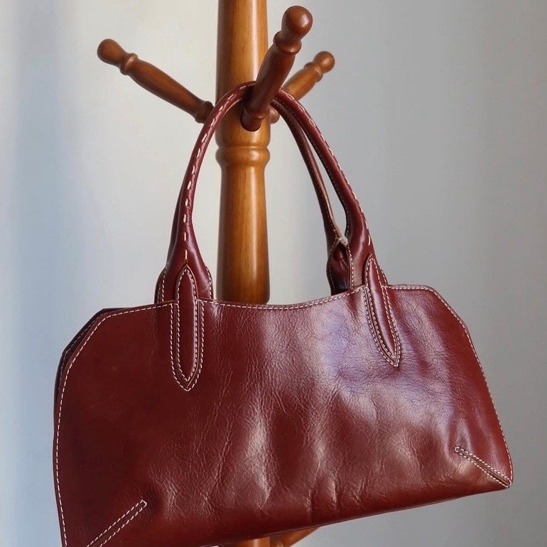 Túi đeo vai da thật hiệu Nhật Dakota màu đỏ gạch - secondhand
