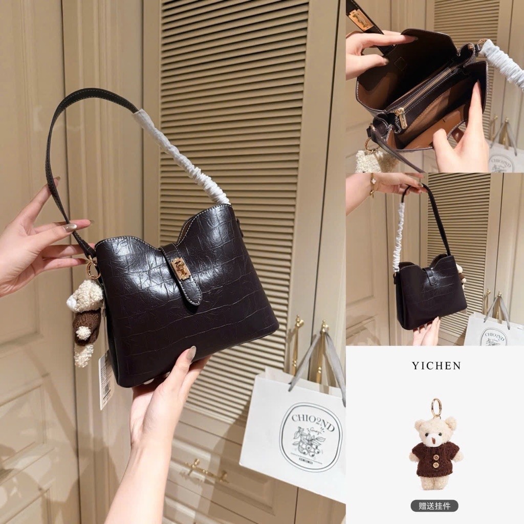 Túi Yichen size 22cm tặng charm Gấu Da Cá sấu