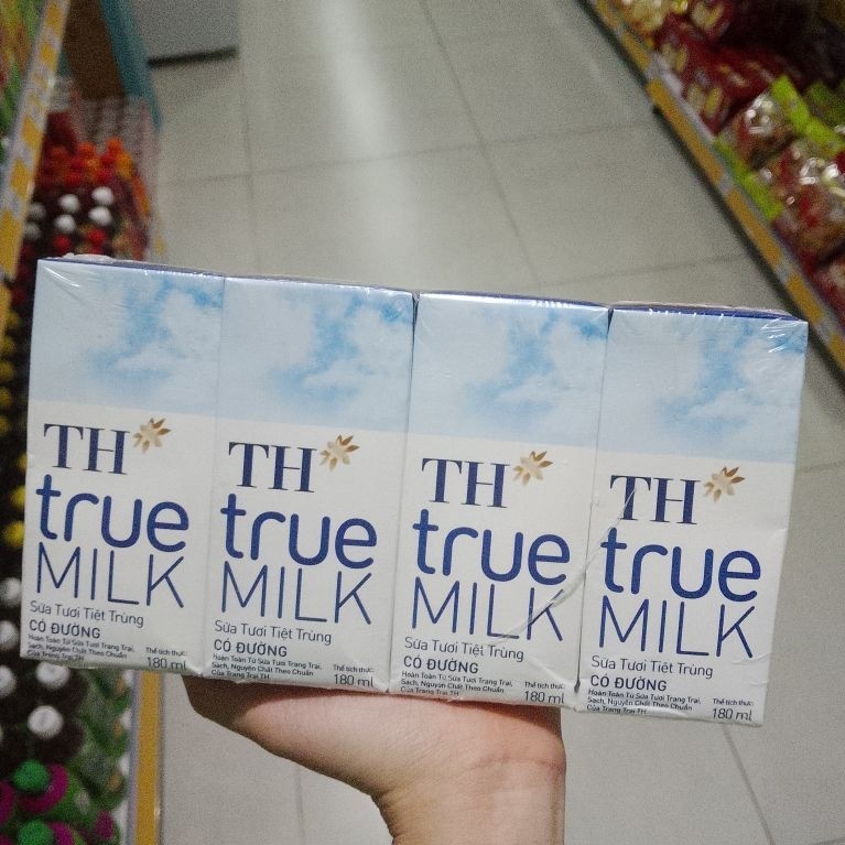 TH True Milk Sữa Tươi Tiệt Trùng Có Đường 180ml - Sản Phẩm Chất Lượng Cao