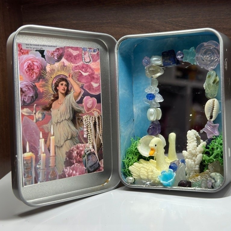 Hộp Thiếc sưu tầm Witchcraft - Aphrodite Altar | Dion Store by1998