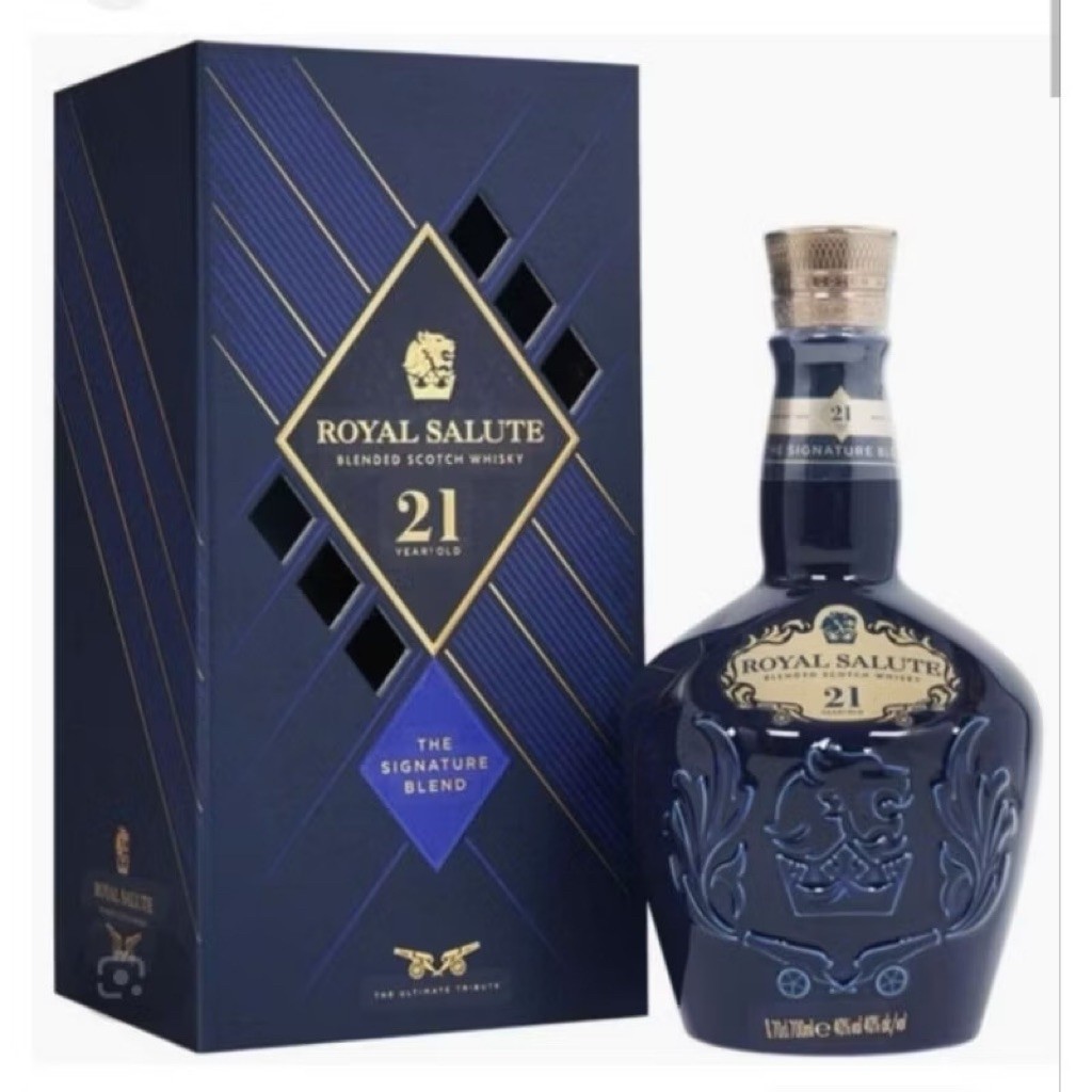 Vỏ chai rượu Chivas