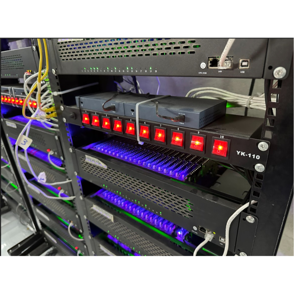 Kệ Đựng Box Phone Farm – Có Bánh Xe Di Chuyển