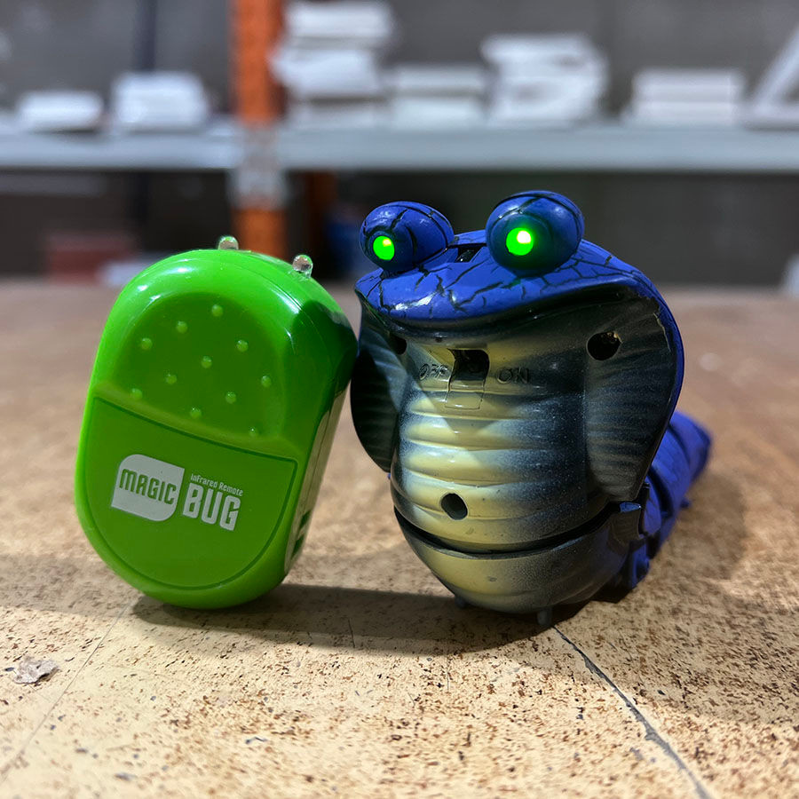 Rắn hổ mang điều khiển từ xa điện Đồ chơi điện tử khó tính Cùng Mẫu Điều khiển từ xa mô phỏng côn tr