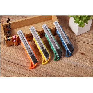 Thanh Lý Thùng 50 Dao Dọc Giấy 18mm 𝗧𝗵𝗲́𝗽 𝗖𝘂̛́𝗻𝗴 Sắc - Mẫu mới