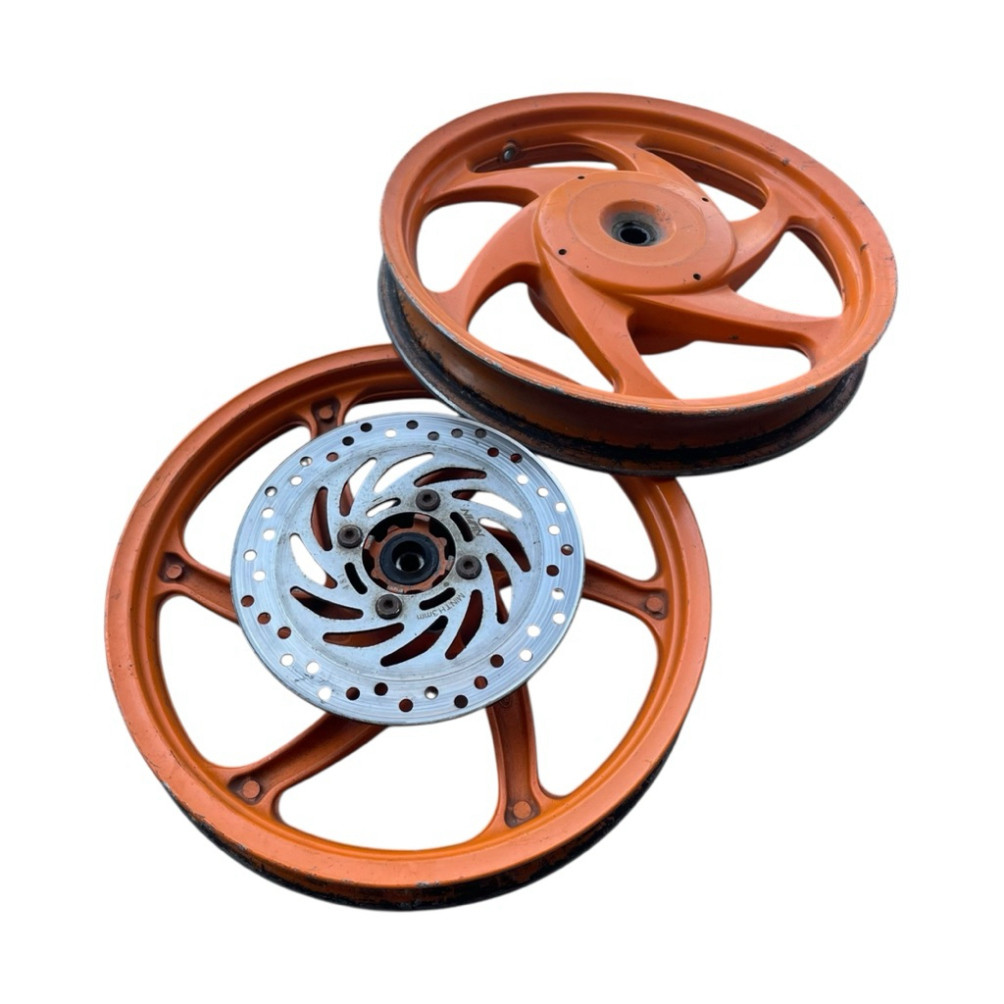 Bộ đôi bánh mâm thể thao 6 nan cho xe Air Blade, nguyên bản rin, dễ dàng tháo lắp.