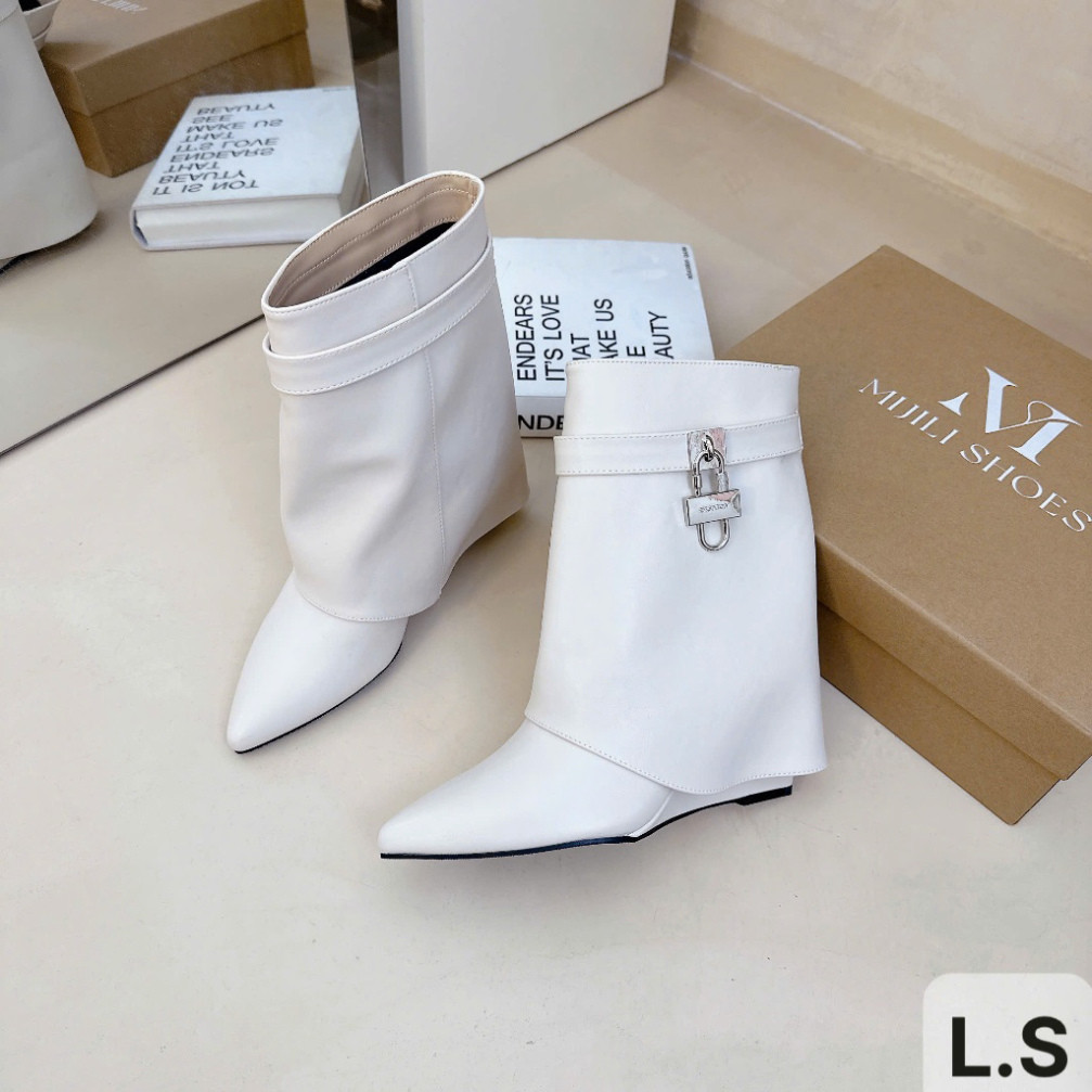 Giày Boot Nữ Cổ Ngắn, Da Cao Cấp, Đế 6cm – Thiết Kế Mũi Nhọn Thanh Lịch