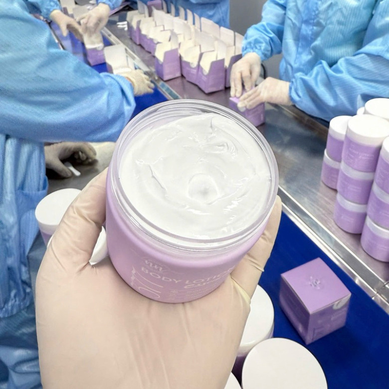 A  Kem Body Lotion Essences 377 Hỗ Trợ Dưỡng Sáng Da Body A