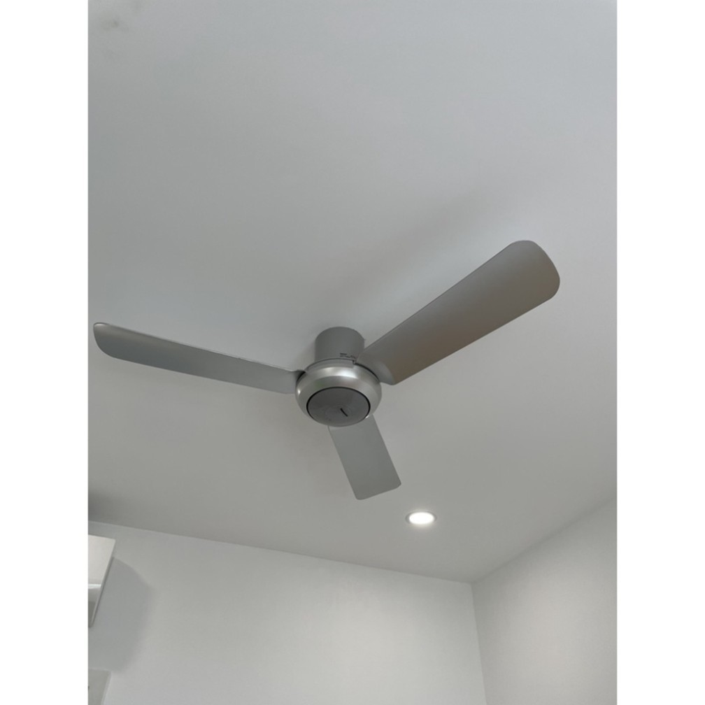 Quạt trần 3 cánh Panasonic F-48CZL, có remote điều khiển từ xa, đường kính cánh 120 cm, nhỏ gọn