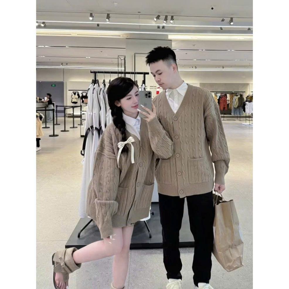 Áo Cardigan Len Nam Nữ Chất LEN VẶN THỪNG LOGO Thêu Ngựa FORM THỤNG Style Hàn Quốc NEW 2026 | BigBuy360 - bigbuy360.vn