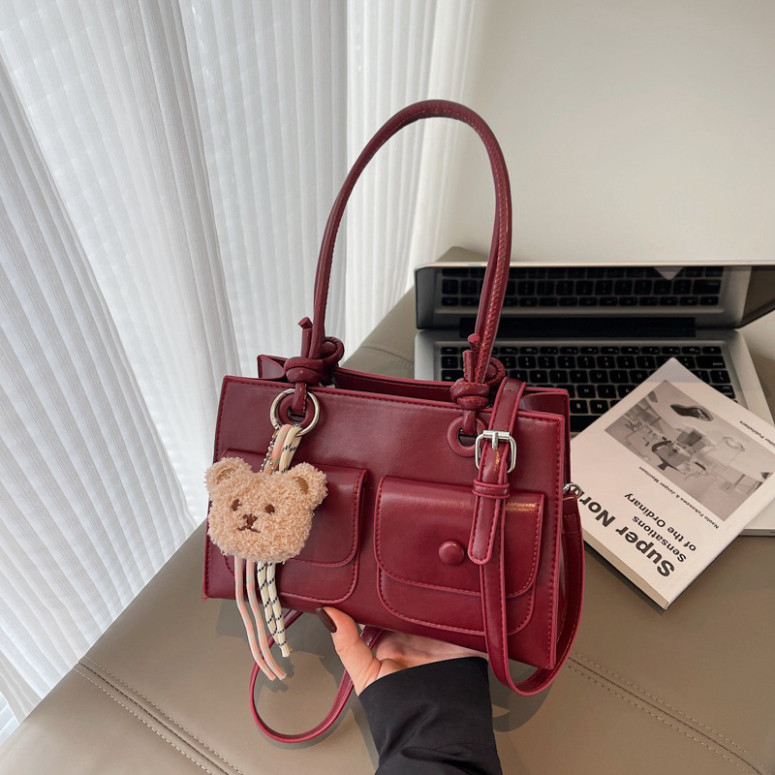 Túi xách nữ đeo vai 2 ngăn dáng hộp kèm charm gấu dễ thương khóa cúc size 25cm  - DK171 | BigBuy360 - bigbuy360.vn