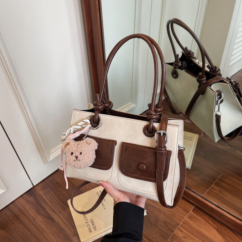 Túi xách nữ đeo vai 2 ngăn dáng hộp kèm charm gấu dễ thương khóa cúc size 25cm  - DK171 | BigBuy360 - bigbuy360.vn