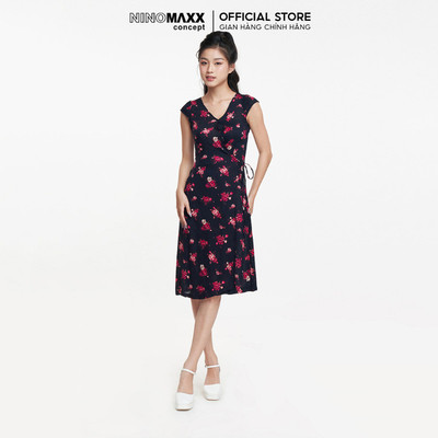 [CÒN SIZE S] Đầm Nữ Sát Nách Hoa Đỏ Cột Dây Năng Động Thương Hiệu NINOMAXX 1911045