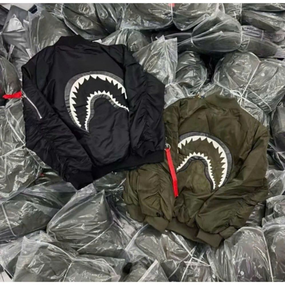 Áo Khoác Gió Nam Nữ BAPE (Mặt Có Hình Thêu) - Thiết Kế Đơn Giản 2 Lớp, Phối Đồ Siêu Hợp Thời Trang 2