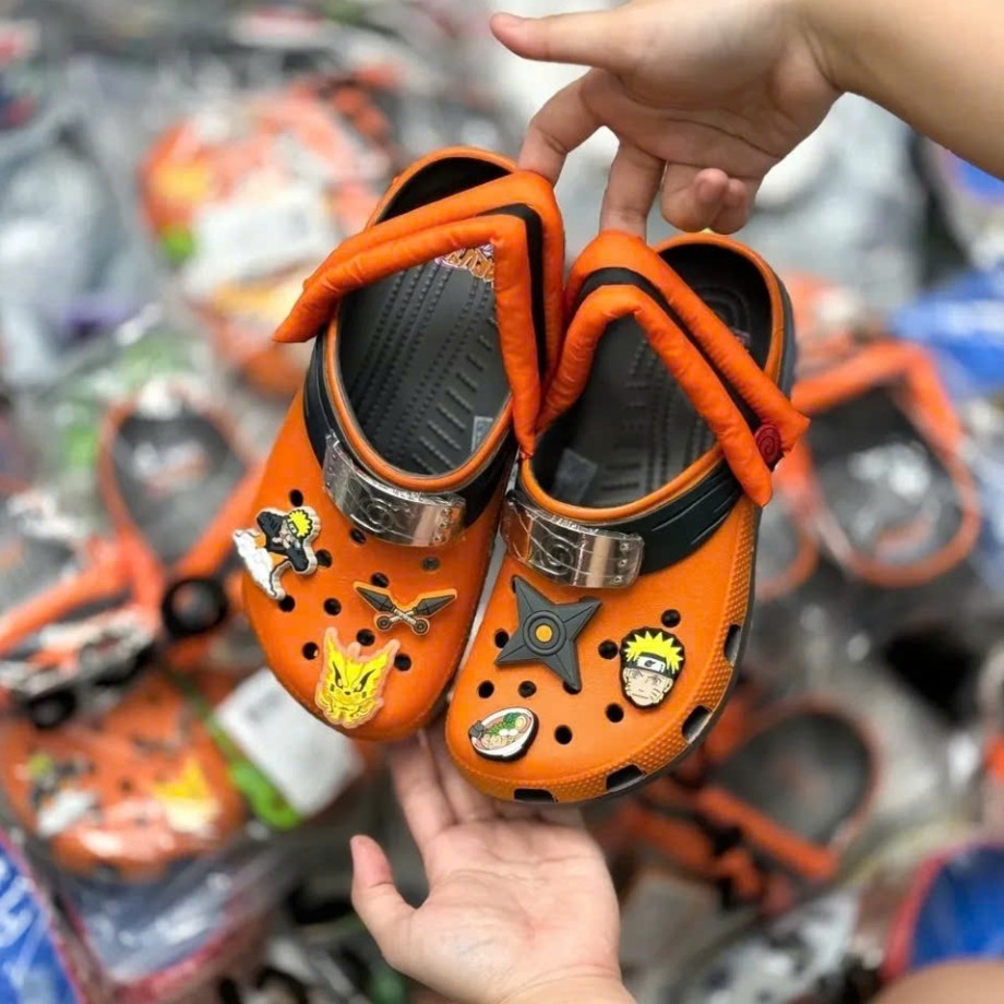 Dép_crocs Naruto Graphite màu cam cực ngầu