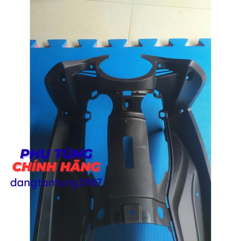 Ốp ổ khóa (Ốp bịt yếm) Exciter 2006 - 2010 đen mờ