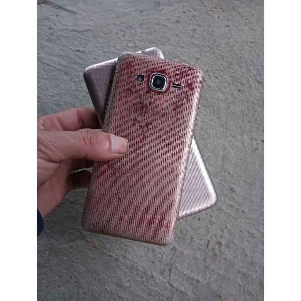 Xác điện thoại Samsung galaxy j2 prime chưa test.