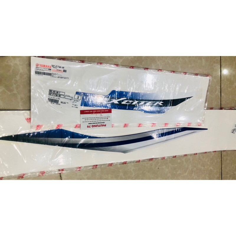 Tem ốp sườn sau ex135 5 số 2013 xanh gb chính hãng YAMAHA.trái55pf17f3.55pf17f1.phải 55pf17f4.55pf17