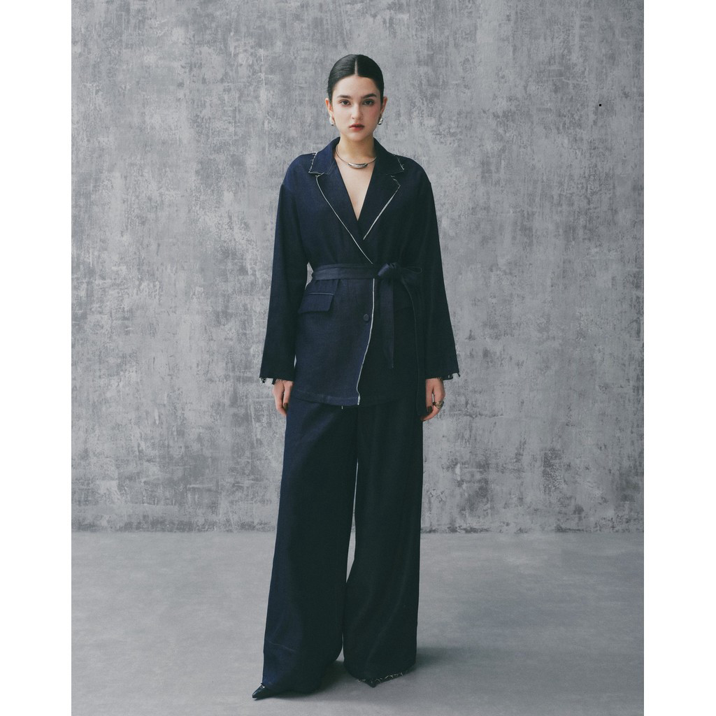 [DEZUS] Áo Vest Phối Đai, Quần Denim Dezus Dáng Xuông Xanh Indigo Thanh Lịch - DRUSILLA - Y5BW250701