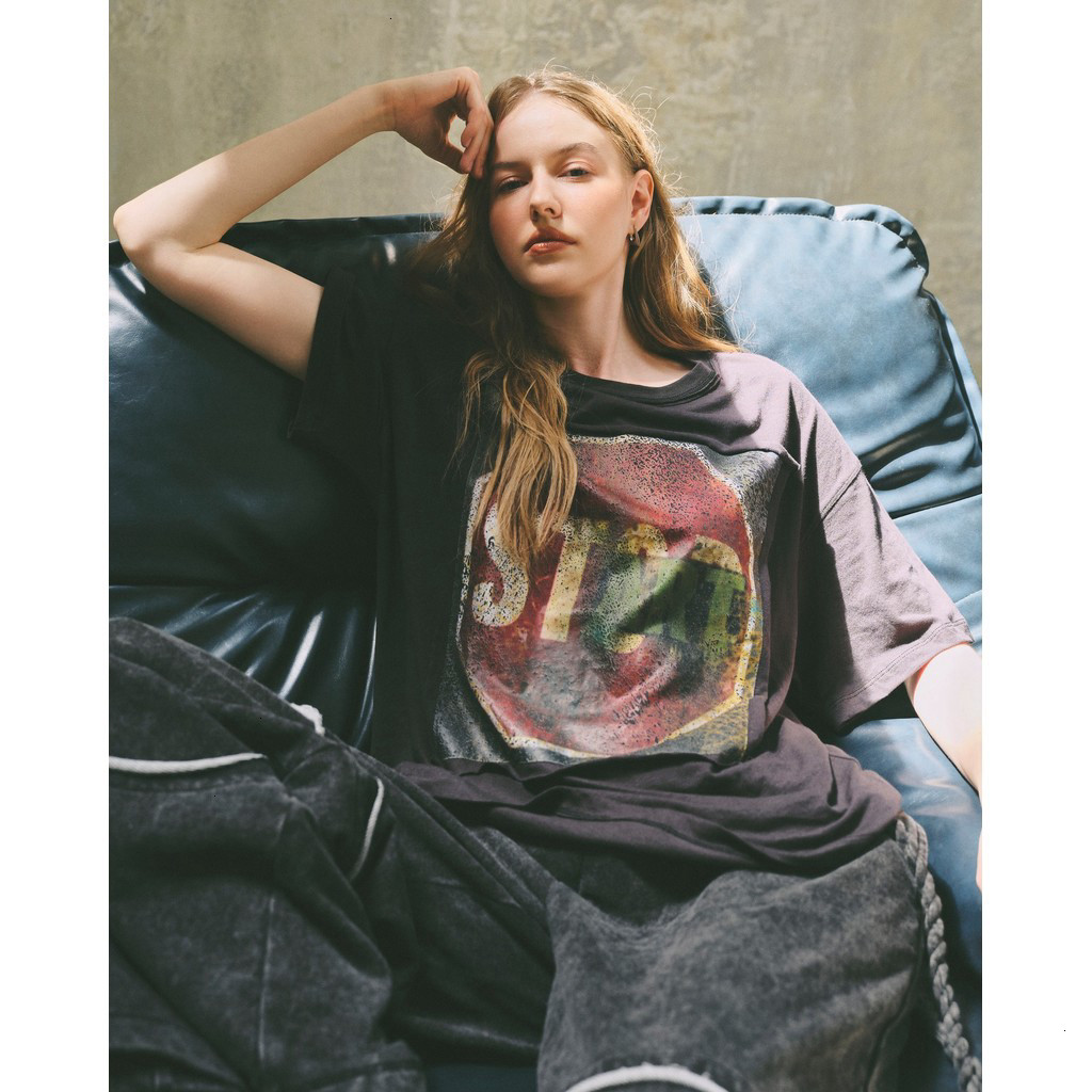 [DEZUS] Áo Thun Oversize DEZUS In Hình Vintage Hiệu Ứng Loang Cá Tính - ANISSAM TSHIRT - Y1HW250709