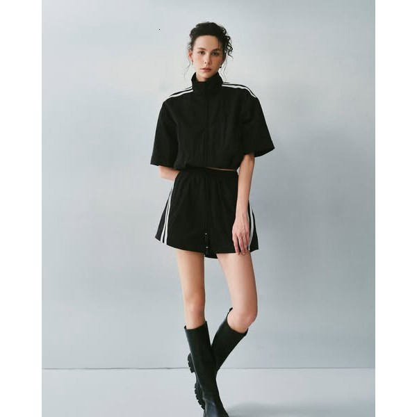 [DEZUS] Áo Khoác DEZUS Aurelia Coat – Y5WW250702, Quần Short Aurelia Shorts – Y4SW250703 Phong Cách 