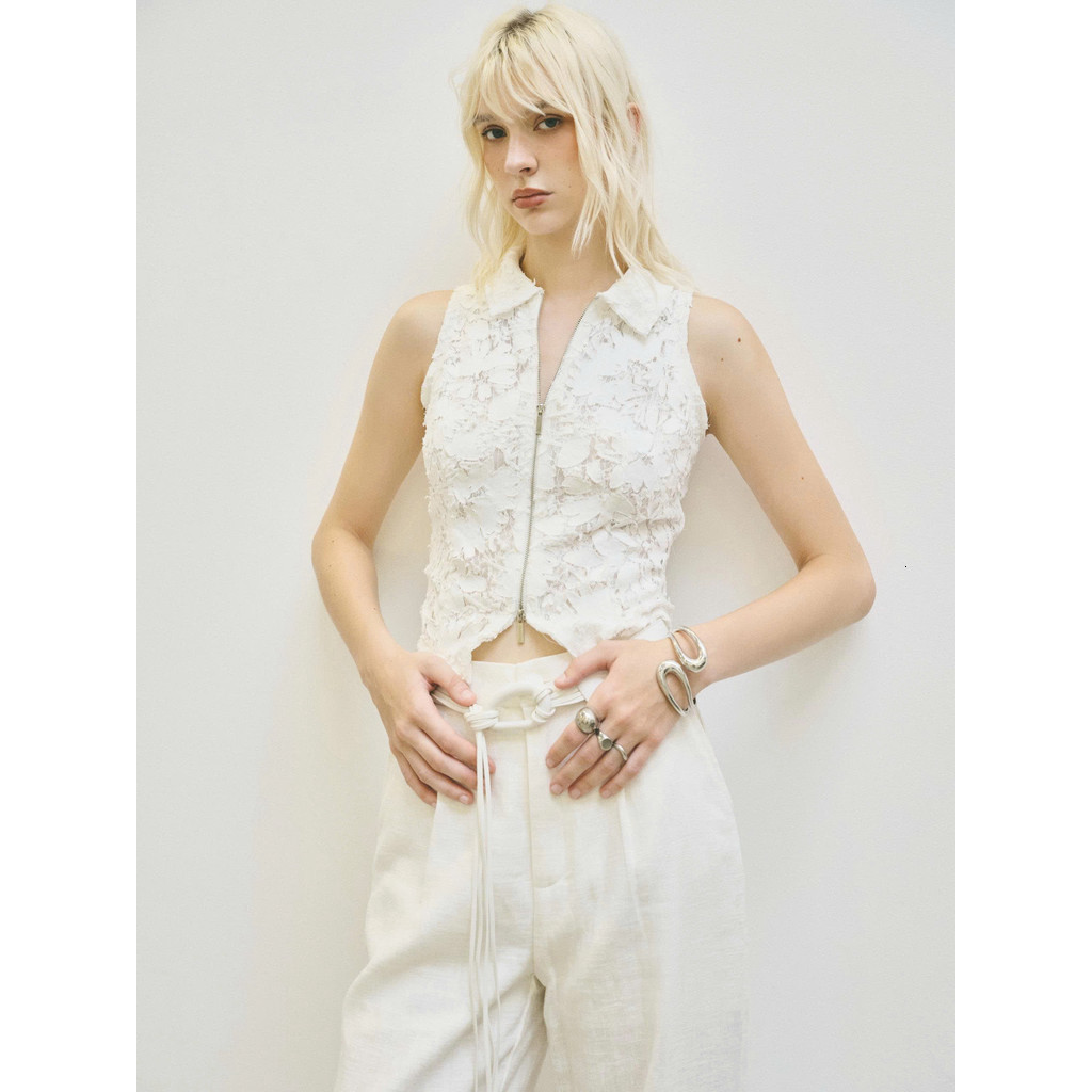 [DEZUS] Áo Tanktop Cổ Bẻ Phối Khóa  - SNOW BABE - Y1BW250713