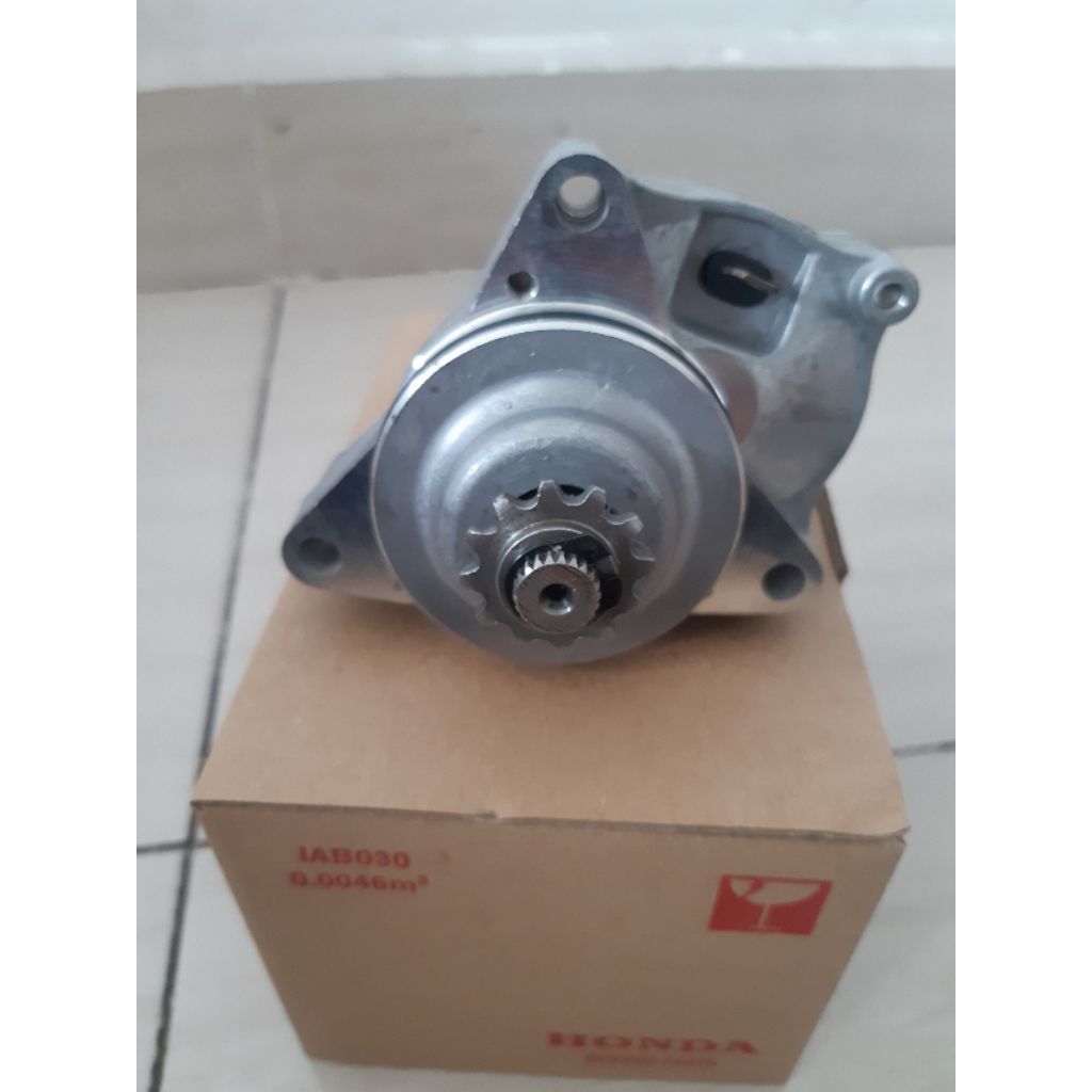 Củ đề xe Wave 110 đời 2000 zin thái