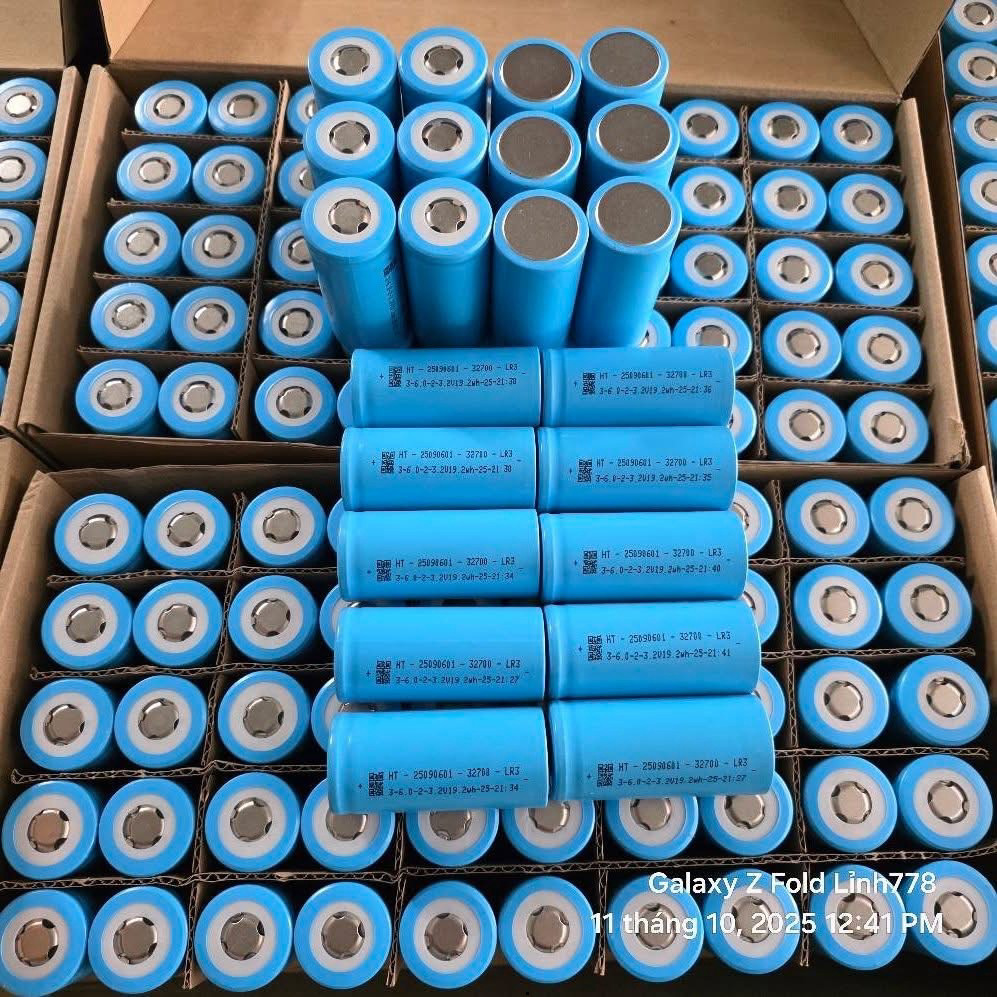 32700 dùng đóng pin thay đèn NLMT