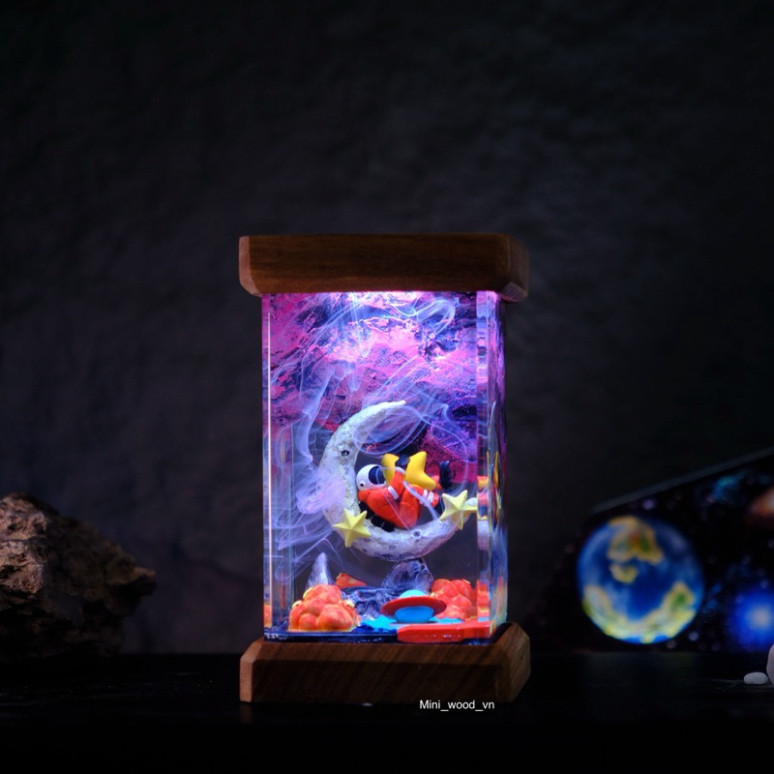 Đèn gỗ resin epoxy Astronuat, Lamp resin epoxy Astronuat, Lamp resin epoxy handmade custom night lig