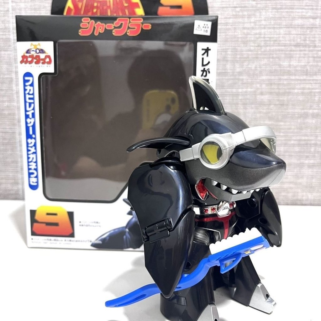 Mô hình biến hình Iron Armor Little Treasure Shark Chili Capuba Cockroach Bully, đồ chơi hành động d