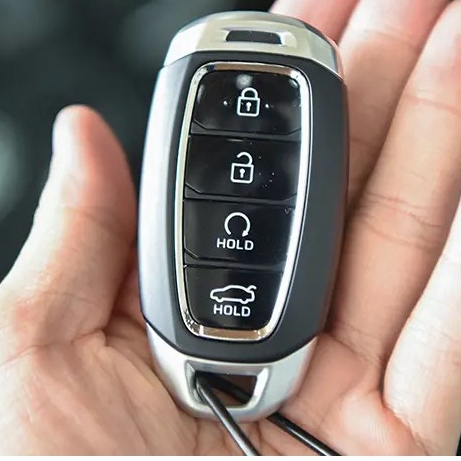 Ốp Khóa Đen vàng Huyndai Accent 2021-2023 4 nút thông minh