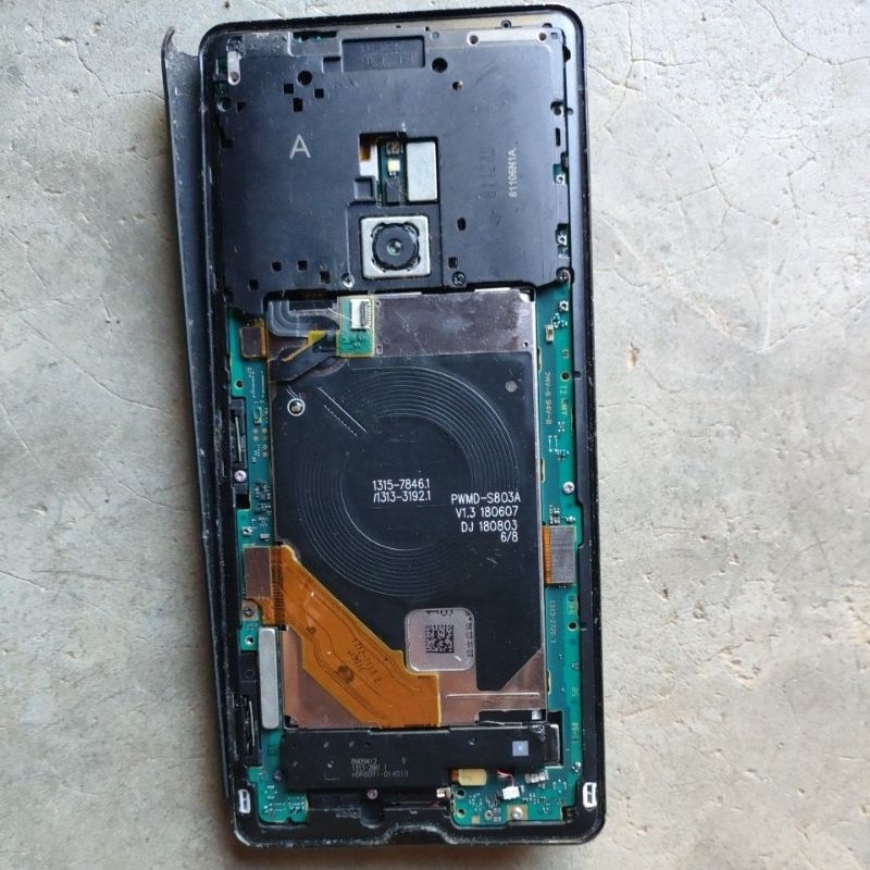 XÁC ĐIỆN THOẠI SONY XZ3