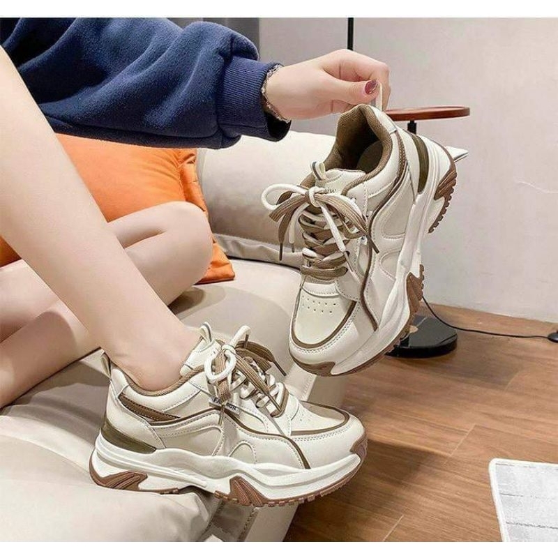 Giầy thể thao nữ cao cấp siêu nhẹ 5 phân cao cấp chữ N