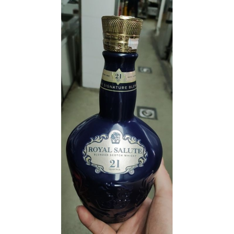 Vỏ chai Chivas 21 dùng trưng bày, trang trí